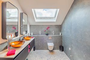 En-Suite- click for photo gallery